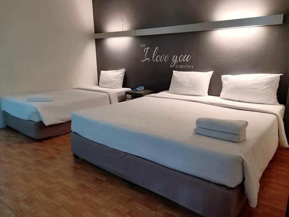 Bj City Hotel Сураттхани Экстерьер фото
